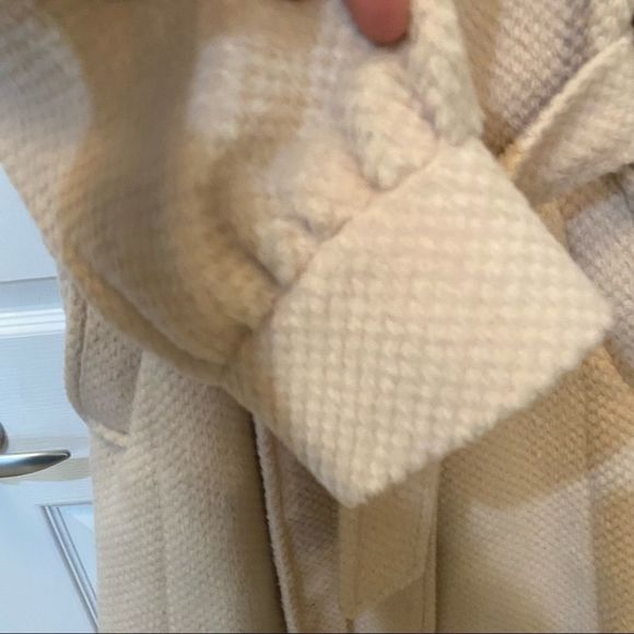 Sweet soup women’s cream color winter coat see measurements for size - Picture 8 of 8